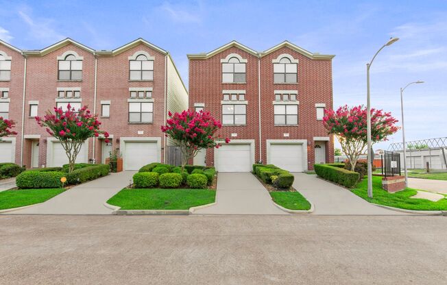 Gated Townhome Minutes from the Texas Medical Center