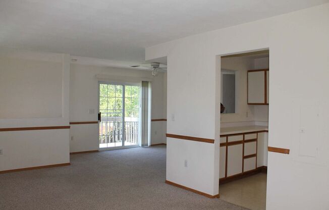 2 beds, 1 bath, $1,000, Unit 3428-3