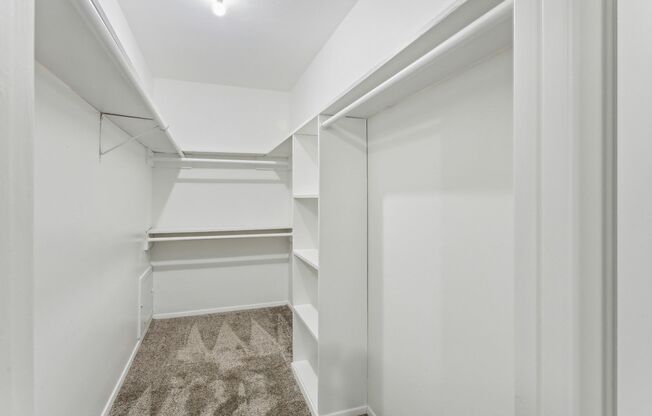 2 beds, 1 bath, 880 sqft, $1,100