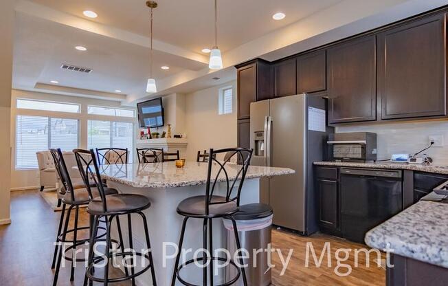 6137 ASHMORE LN