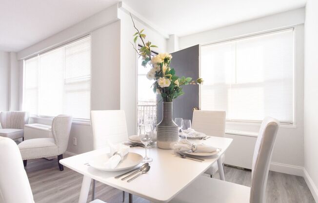Dinette/Balcony Door
