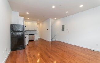 3 beds, 3 baths, $2,175, Unit A