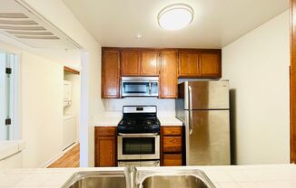 1 bed, 1 bath, $2,495, Unit 103