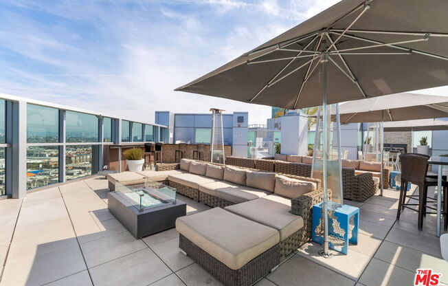 1 bed, 1 bath, 814 sqft, $4,250, Unit 415