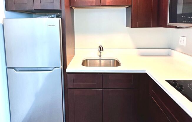 1 bed, 1 bath, 390 sqft, $1,640, Unit 0907