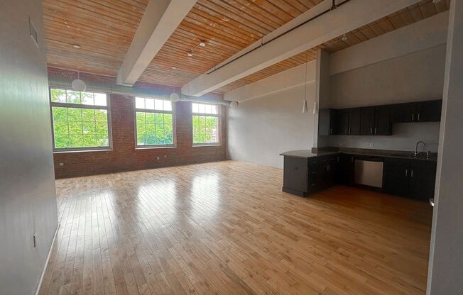 Studio, 1 bath, 991 sqft, $1,875, Unit 404