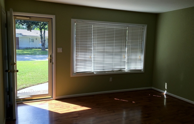 Charming 3 Bedroom Home on Quiet Street – Available Now!