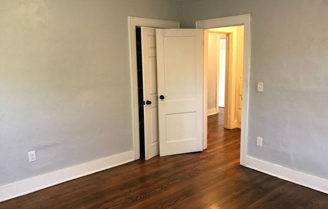 2400 Nw 20th St. Oklahoma City, Ok 73107 BEAUTIFULLY REMODELED DUPLEX