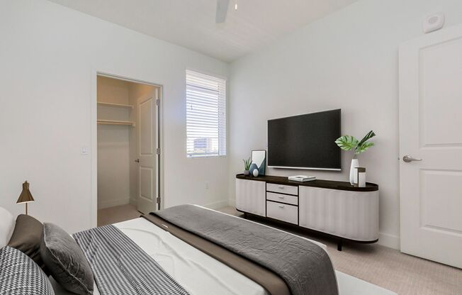 2 beds, 2 baths, 963 sqft, $1,950, Unit 270