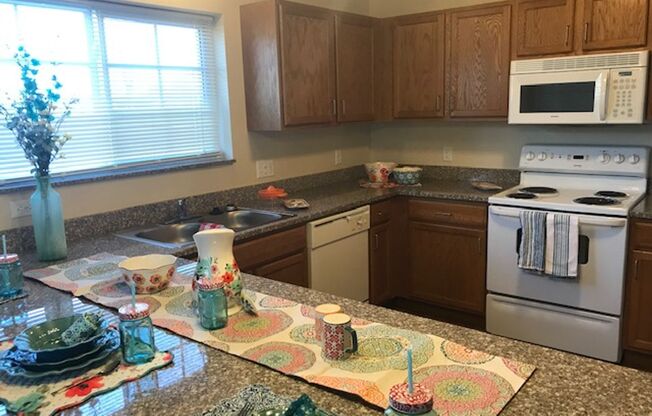 3 beds, 2 baths, 1,330 sqft, $1,865, Unit 1311