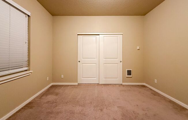 2 beds, 2 baths, 1,090 sqft, $1,600, Unit 523-07