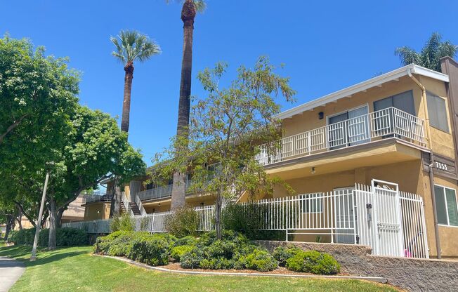 1 Bedroom 1 Bath Upstairs Apartment , Onsite Laundry-1 Parking Space Available