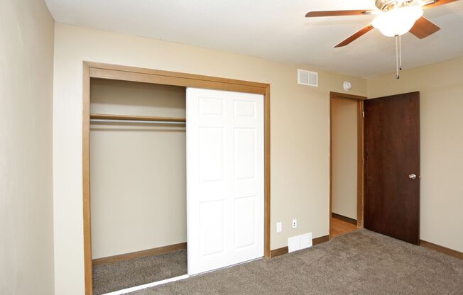 1 bed, 1 bath, 625 sqft, $865, Unit 4212 Wyndsor Terrace Building 2 #13