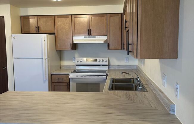 2 beds, 1 bath, $1,200, Unit 8-2545
