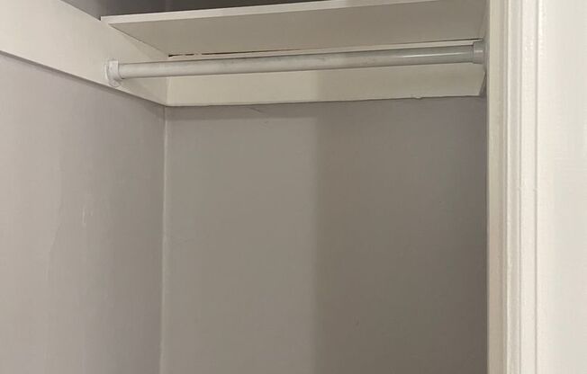 Studio, 1 bath, 330 sqft, $895, Unit 102