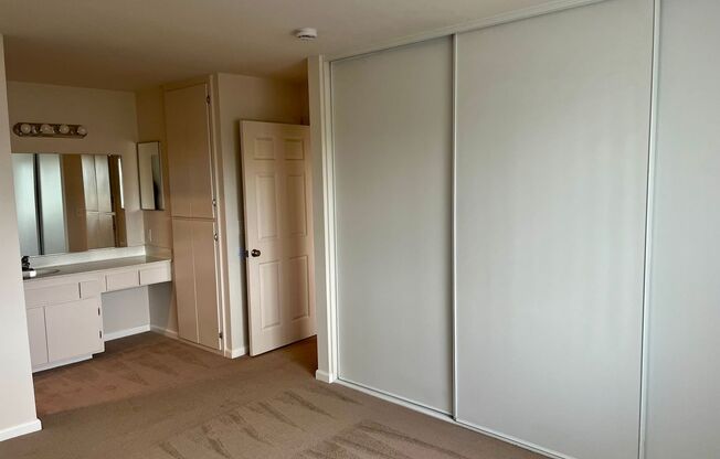 2 beds, 2 baths, 950 sqft, $2,800, Unit 521