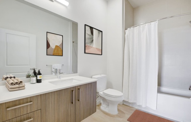 Bathroom with tub and toilet