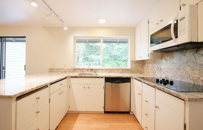 3 Beds and 3 Baths Plus Office Private Single-family Home is Available for Rent!