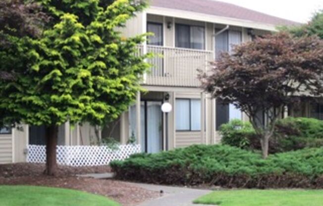 2 beds, 1 bath, 897 sqft, $1,695, Unit 1807-06