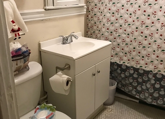 1 bed, 1 bath, 420 sqft, $2,200, Unit 21