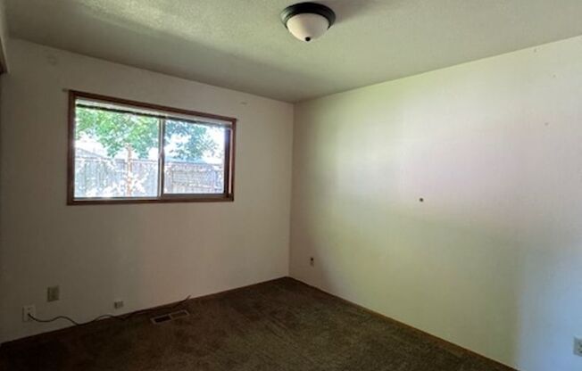 2 beds, 1 bath, 928 sqft, $1,495