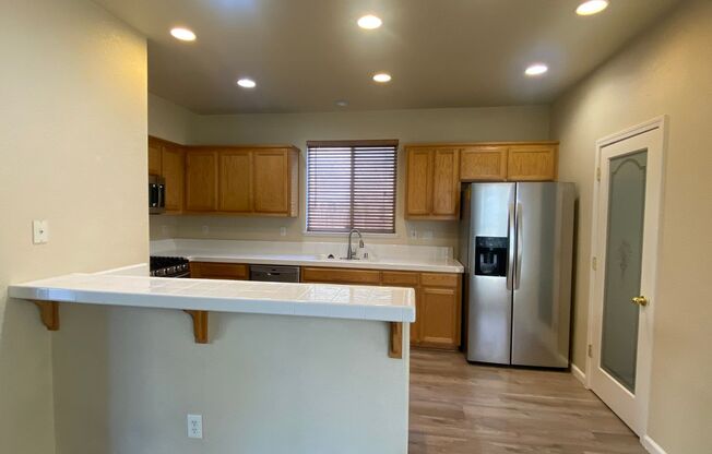 NOW AVAILABLE FOR IMMEDIATE MOVE IN.. FRESH & CLEAN 4 BED, 3 BATHS, 2 CAR GARAGE IN NATOMAS PARK