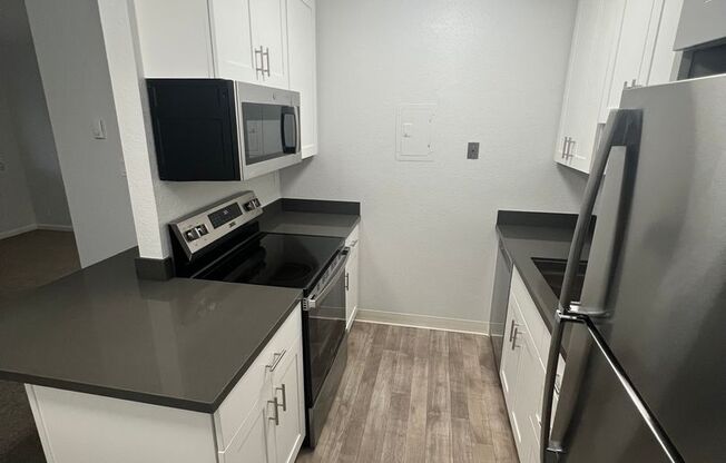 Studio, 1 bath, 380 sqft, $2,225, Unit 777-221