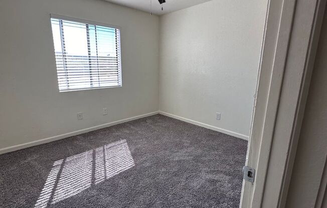 1 bed, 1 bath, 580 sqft, $850, Unit 2142