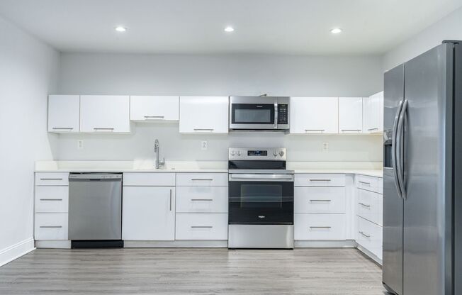 1 bed, 1 bath, 825 sqft, $1,718, Unit GL-10