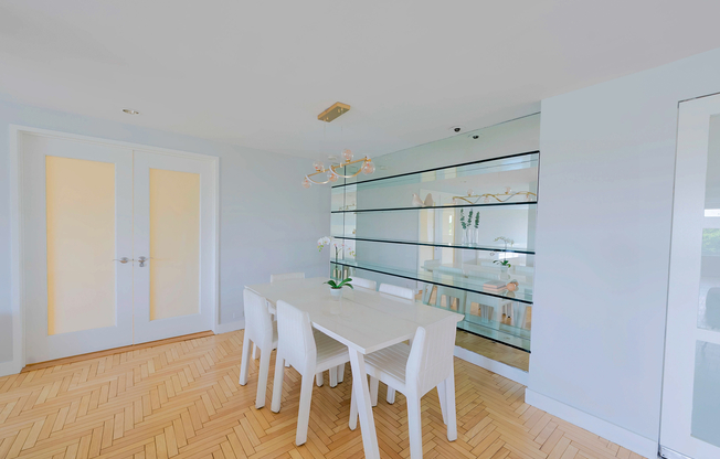 3 beds, 3.5 baths, 2,900 sqft, $20,000, Unit 8A