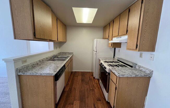 1 bed, 1 bath, 660 sqft, $1,800, Unit 76