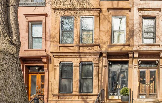 811 PRESIDENT ST