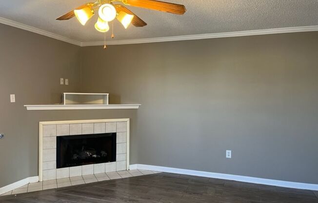 3 beds, 2 baths, $1,199