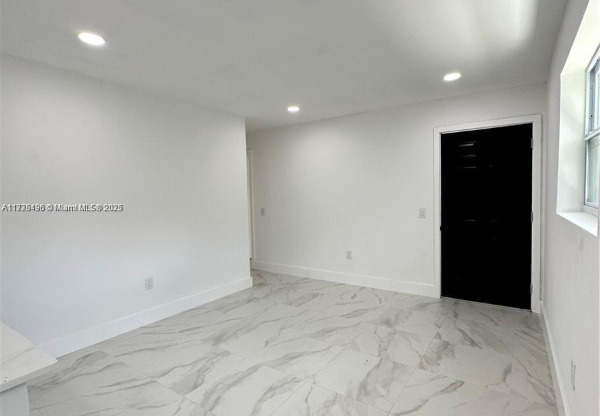 1445 NW 34 ST