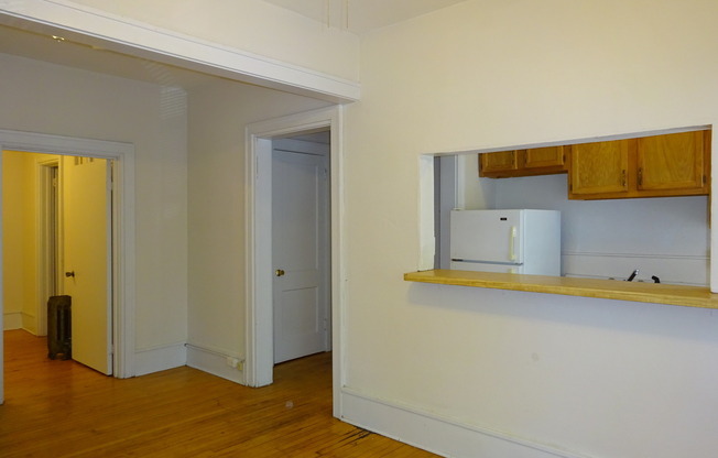 1 bed, 1 bath, 380 sqft, $850, Unit 01