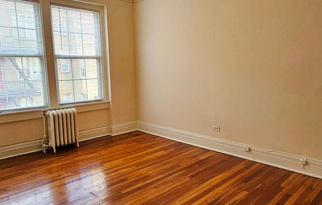 1 bed, 1 bath, 550 sqft, $1,375, Unit 715