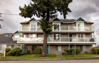 Two bedroom + Bonus room in Vancouver - View