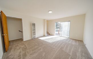 2 beds, 1 bath, $2,200, Unit 2