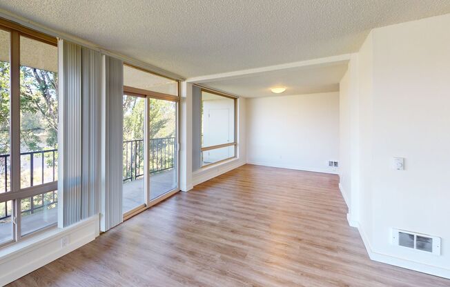 Four Seasons - Spacious 2 Bedroom 2 Bath along Montlake's Portage Bay, Seattle