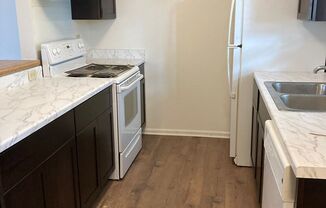 2 beds, 1.5 baths, 838 sqft, $1,400, Unit 5