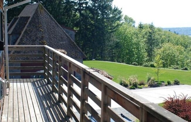 1 bedroom 1 bath Apartment Camano MIL water views!