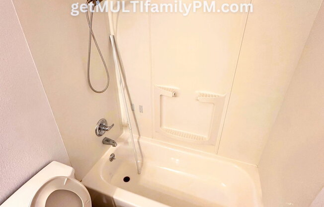 2 beds, 2 baths, 945 sqft, $1,400, Unit 1