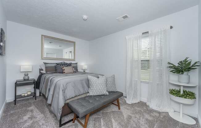 Classic Bedroom at Galbraith Pointe Apartments and Townhomes*, Cincinnati