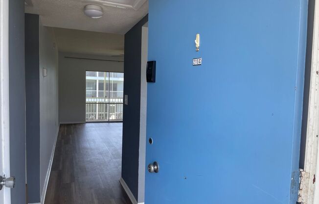 Spacious Riverview 1B/1B Condo