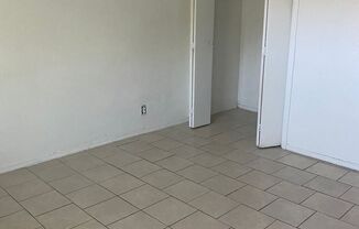 2 beds, 1 bath, $950