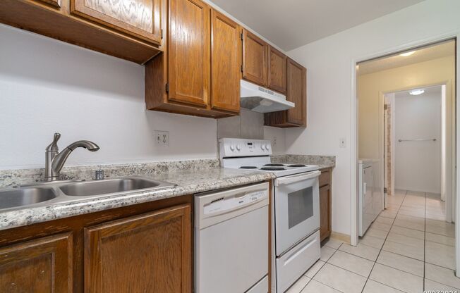 2 beds, 1 bath, $2,612.5