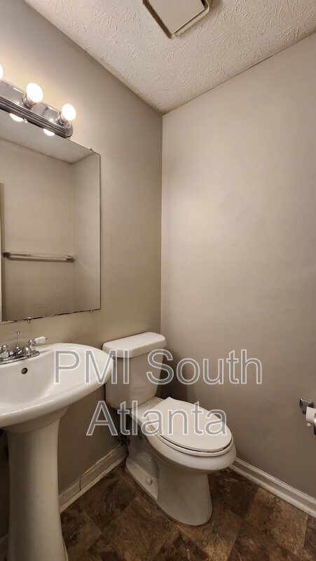 834 RDG AVE