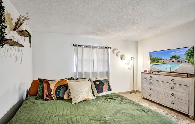 2 beds, 1 bath, 979 sqft, $1,850, Unit 135-3214