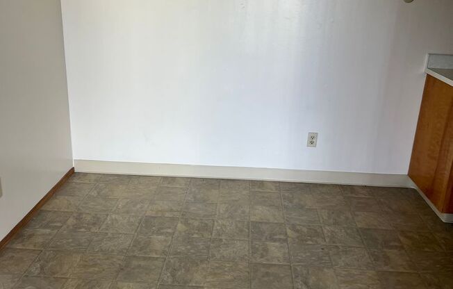 1 bed, 1 bath, $2,300, Unit 210