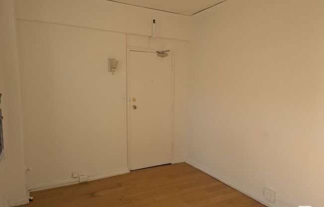 Studio, , 250 sqft, $1,199, Unit 602